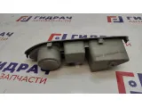 Накладка обшивки салона правая Toyota Estima 2 6699128050. Царапины.