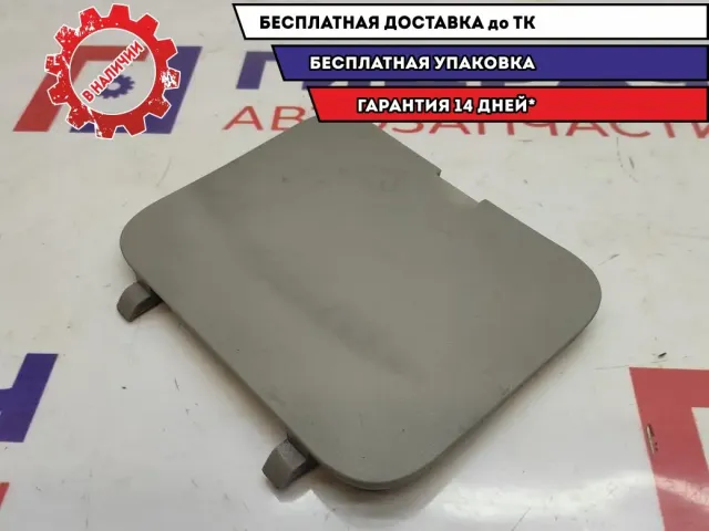 Накладка обшивки двери багажника правая Toyota Estima 2 67847-28100-B0. Царапины.