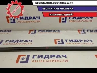 Уплотнитель стекла передней правой двери Toyota Estima 2 6816128040.