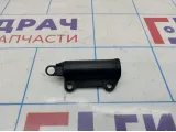 Демпфер бардачка Toyota Highlander 2 (XU40) 55557-48010
