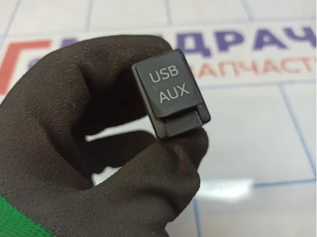 Разъем AUX USB Toyota Highlander 2 (XU40)