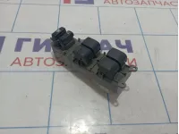 Блок управления стеклоподъемниками Toyota Highlander 2 (XU40) 84820-33251