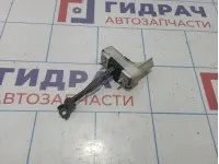 Ограничитель двери передний левый Toyota Highlander 2 (XU40) 68620-48031