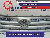 Решетка радиатора Toyota Highlander 2 53101-48360. Царапины.
