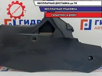 Накладка центральной консоли правая Toyota Highlander 2 58817-48020-C0. Царапины.