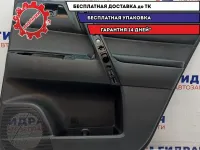 Обшивка двери задней правой Toyota Highlander 2 67630-48431-C0. Потертость.