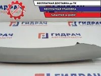 Обшивка стойки передняя правая Toyota Highlander 2 62210-48110-B0. Царапины.