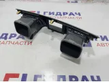 Дефлектор воздушный центральный Toyota Highlander 2 55670-48091-C0. В сборе.