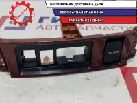 Накладка торпедо центральная Toyota Highlander 2 55420-48230-C0.