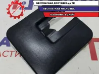 Накладка кронштейна сиденья правая Toyota Highlander 2 72157-48080-C0.