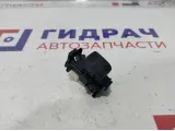 Кнопка стеклоподъемника Toyota Highlander 2 84810-52030.