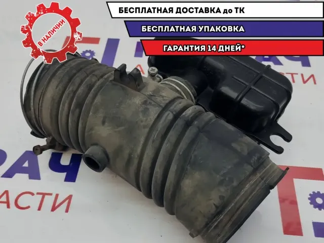 Патрубок воздушного фильтра Toyota Highlander 2 17881-31190. С резонатором.