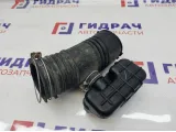 Патрубок воздушного фильтра Toyota Highlander 2 17881-31190. С резонатором.