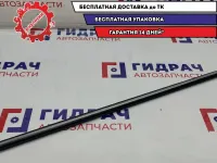Накладка стекла переднего правого Toyota Highlander 2 75710-48070. Дефект.