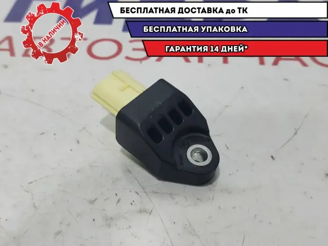 Датчик AIR BAG Toyota Highlander 2 89831-33020.