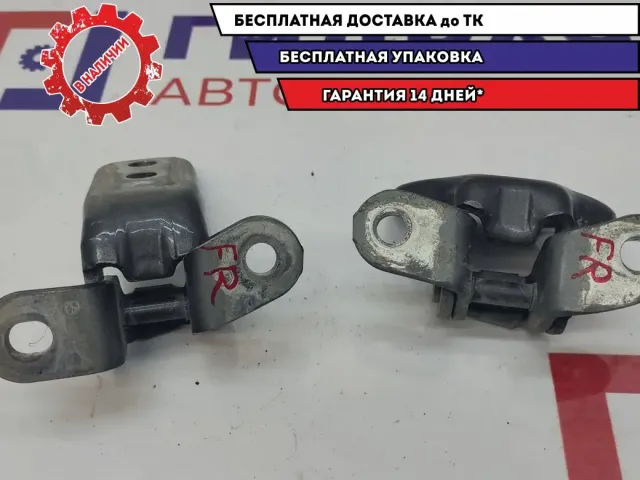 Петля двери передней правой Toyota Highlander 2 . Комплект.