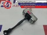 Ограничитель двери задней правой Toyota Highlander 2 68630-0E040.