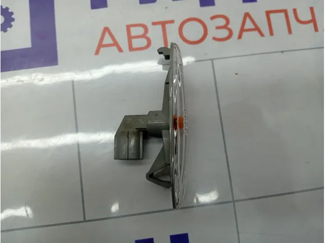 Повторитель на крыло Toyota Highlander 8173030130