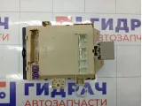 Блок предохранителей Toyota Highlander 8273048M