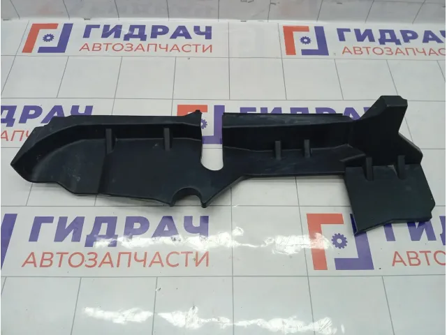 Дефлектор радиатора правый Toyota Highlander 5329348090
