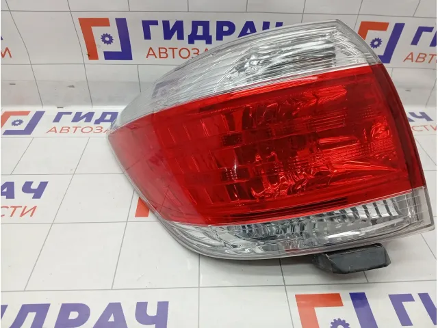 Фонарь задний левый Toyota Highlander 8156148280