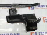Кронштейн защиты антигравийной правый Toyota Highlander 5872048010