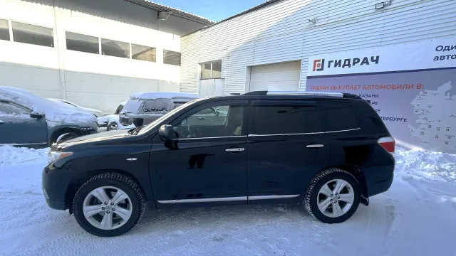Автомобиль Toyota Highlander  в разборе