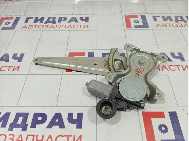 Стеклоподъемник электрический задний левый Toyota Highlander 6980442040