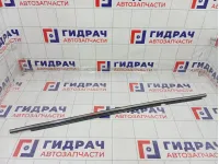 Накладка стекла заднего правого Toyota Highlander 7573048080