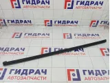Уплотнитель стекла переднего правого Toyota Highlander 6817148040