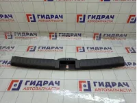 Обшивка багажника на заднюю панель Toyota Highlander 5838748050C0