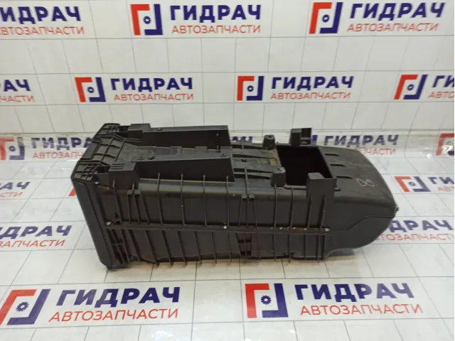 Бардачок консоли Toyota Highlander 5882048011C0