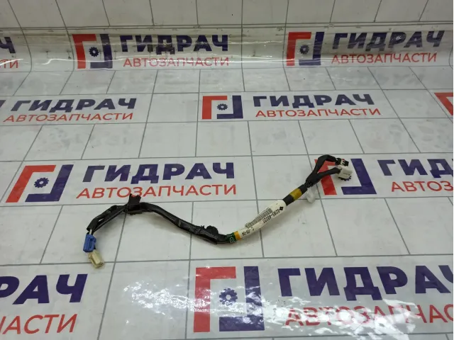 Проводка двери багажника Toyota Highlander 8218548020