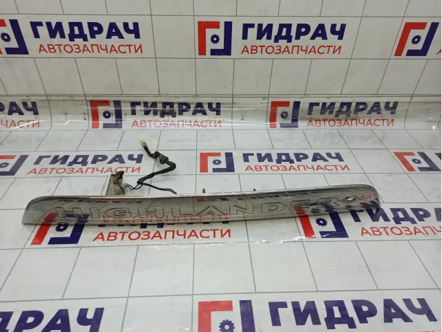 Накладка двери (крышки) багажника Toyota Highlander 7681148250