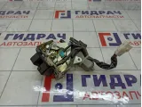 Замок багажника Toyota Highlander 6935028160