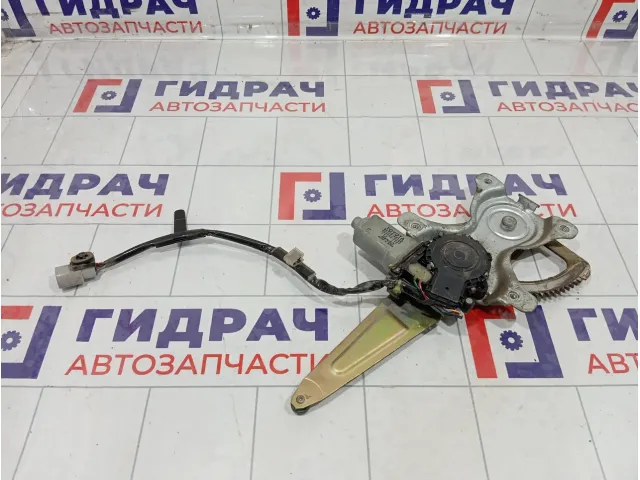 Стеклоподъемник электрический задний левый Toyota Land Cruiser (J100) 69804-60060