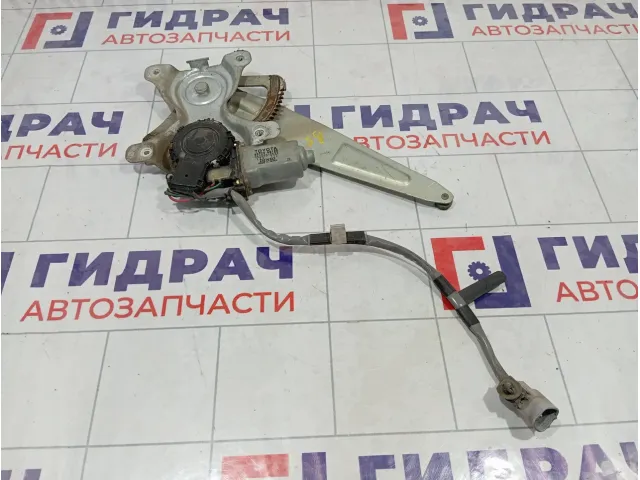 Стеклоподъемник электрический задний правый Toyota Land Cruiser (J100) 69803-60060