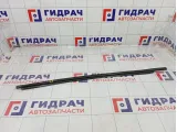 Накладка стекла переднего правого Toyota Land Cruiser (J100) 75710-60060