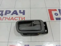 Ручка двери внутренняя правая Toyota Land Cruiser (J100) 69205-30150-B2