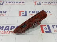 Кнопка стеклоподъемника заднего правого Toyota Land Cruiser (J100) 84810-60050
