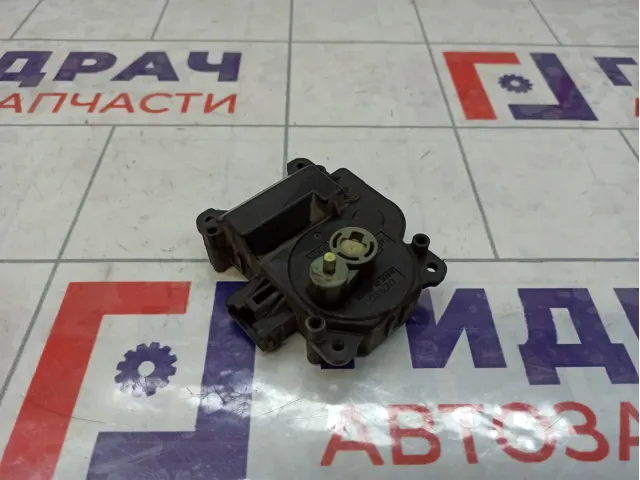 Моторчик заслонки отопителя Toyota Land Cruiser (J100) 063700-6361