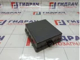 Крышка блока предохранителей Toyota Land Cruiser (J100) 82677-60011