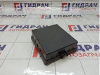 Крышка блока предохранителей Toyota Land Cruiser (J100) 82677-60011