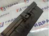 Крышка блока предохранителей Toyota Land Cruiser (J100) 82677-60011