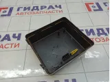 Крышка блока предохранителей Toyota Land Cruiser (J100) 82677-60011