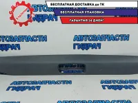 Обшивка двери багажника Toyota Land Cruiser 100 67935-60060. Дефект.