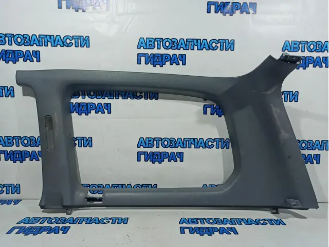 Обшивка багажника правая Toyota Land Cruiser 100 62480-60050. Дефект.