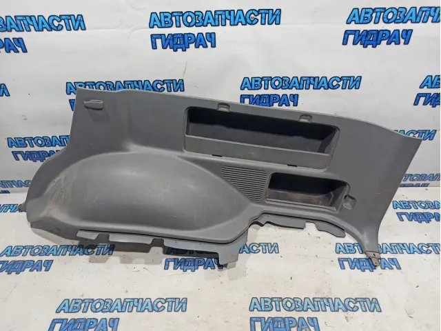 Обшивка багажника правая нижняя Toyota Land Cruiser 100 62503-60010.