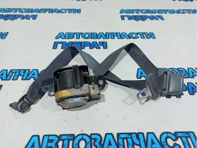 Ремень безопасности передний левый Toyota Land Cruiser 100 73220-60322.