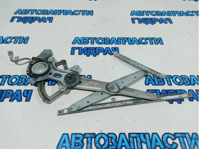 Стеклоподъемник электр. передний правый Toyota Land Cruiser 100 69801-60070.